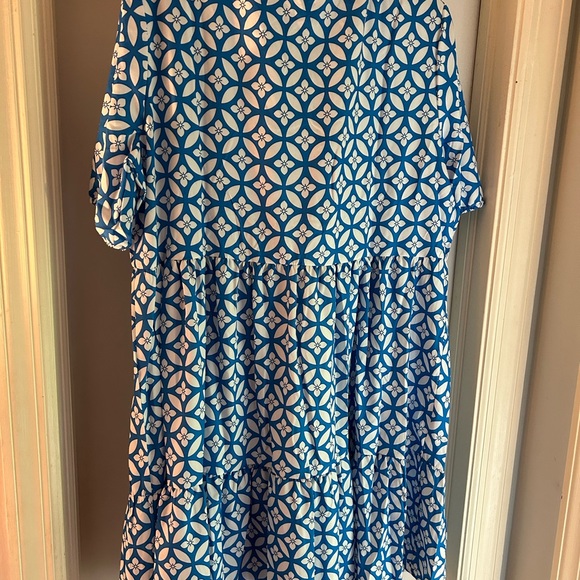 Blue and white dress - Picture 2 of 2